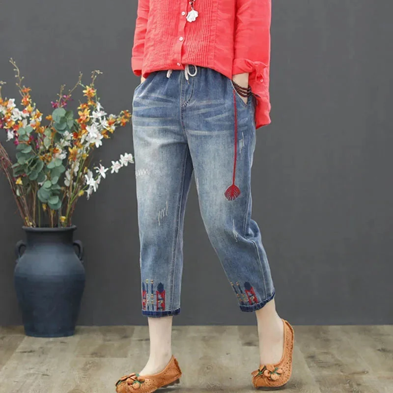 Amy Fashion - Embroidery Ripped Korean Capris Pants