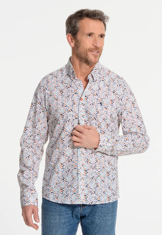 Chemise homme blanche et feuilles